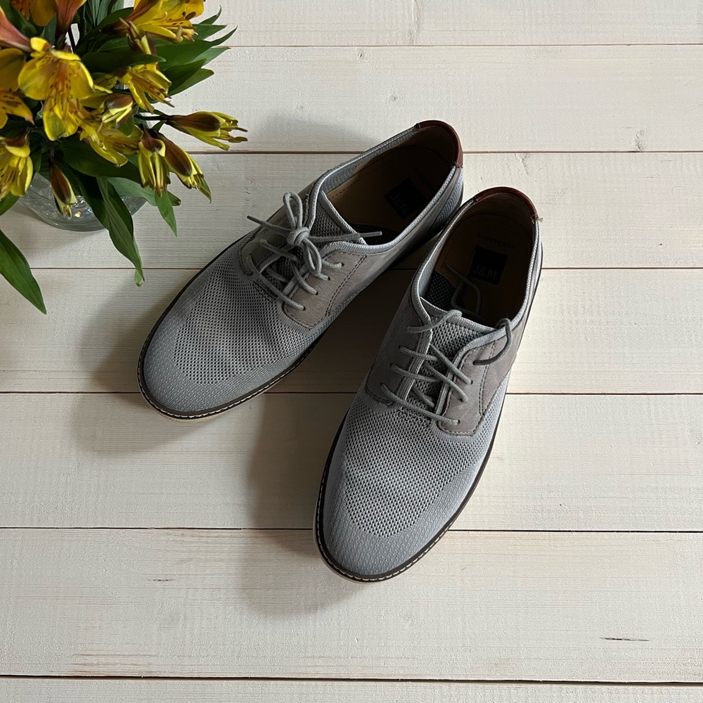 Johnston and Murphy men’s shoes.  Grey, size 10